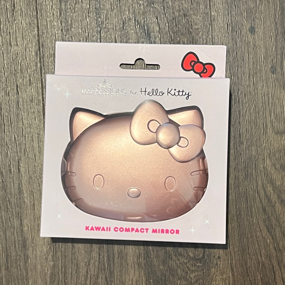 Hello Kitty Kawaii Compact Mirror - Metallic Pink